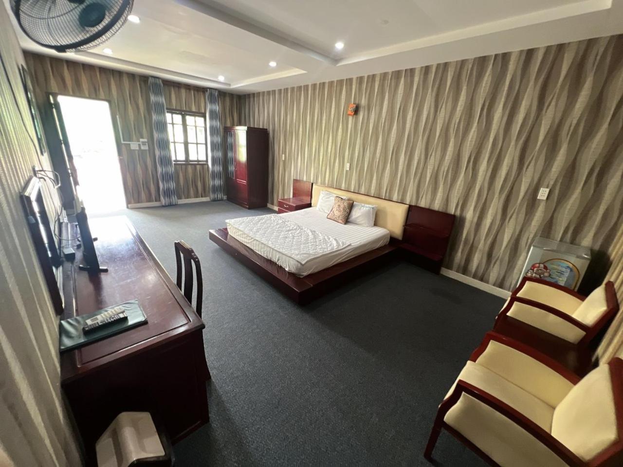 Phi Long 2 Hotel Thu Dau Mot Exterior photo