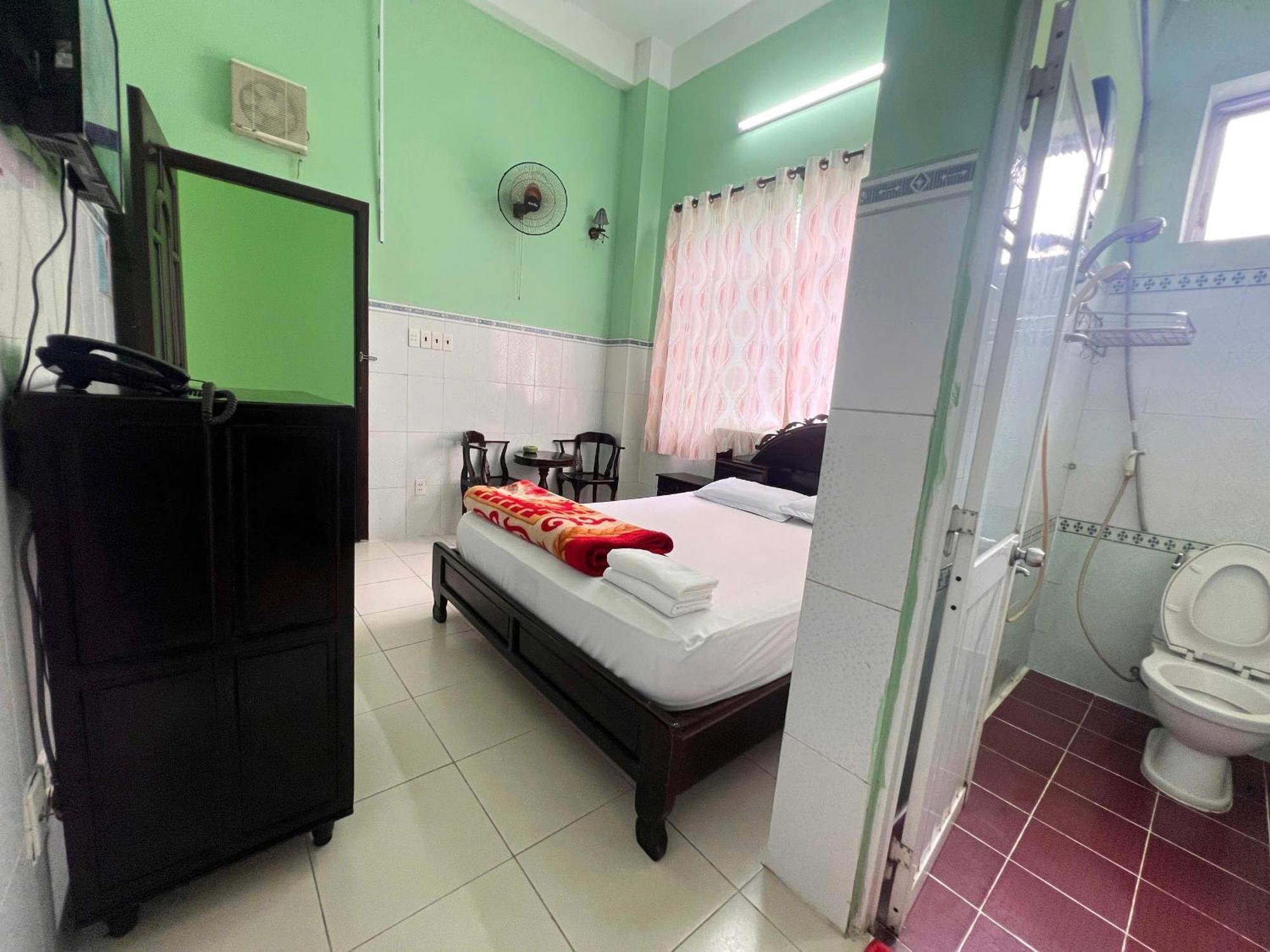 Phi Long 2 Hotel Thu Dau Mot Exterior photo